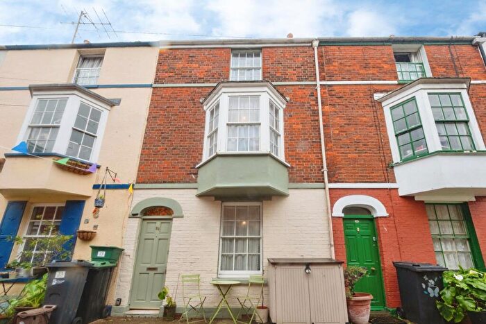4 Bedroom Terraced House For Sale In Wesley Street, Weymouth, DT4