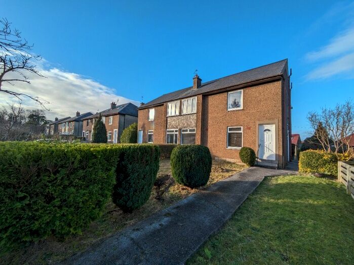 2 Bedroom Flat To Rent In Colinton Mains Road, Colinton Mains, Edinburgh, EH13