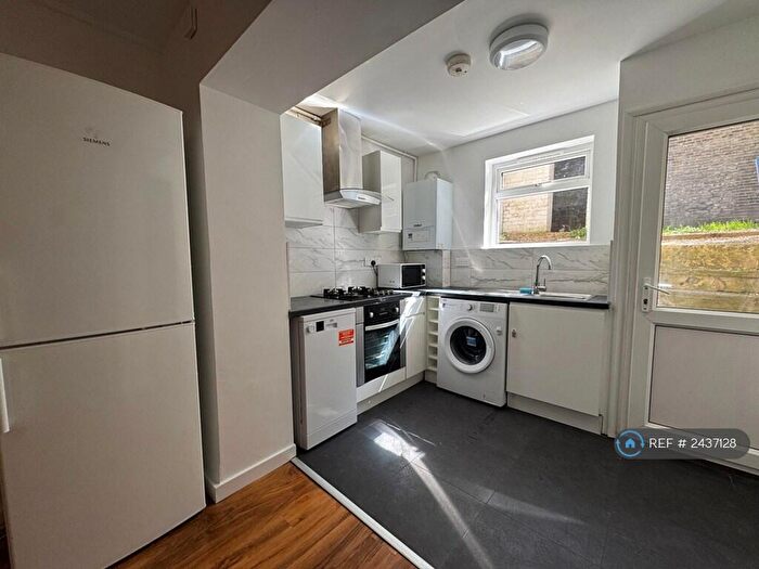 1 Bedroom Flat To Rent In Lavender Hill, London, SW11