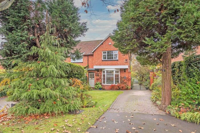 3 Bedroom End Of Terrace House To Rent In Warwick Road, Knowle, B93