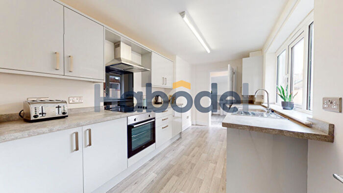 3 Bedroom Terraced House To Rent In Peaksfield Avenue, Grimsby, DN32