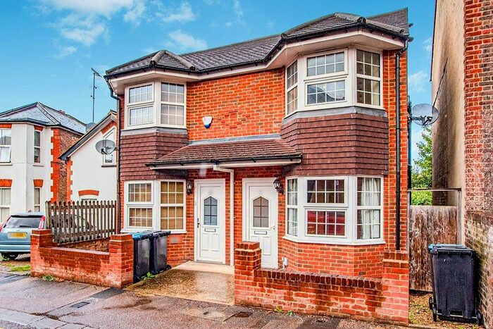 2 Bedroom Detached House To Rent In Christchurch Road, Hemel Hempstead, Hertfordshire, HP2