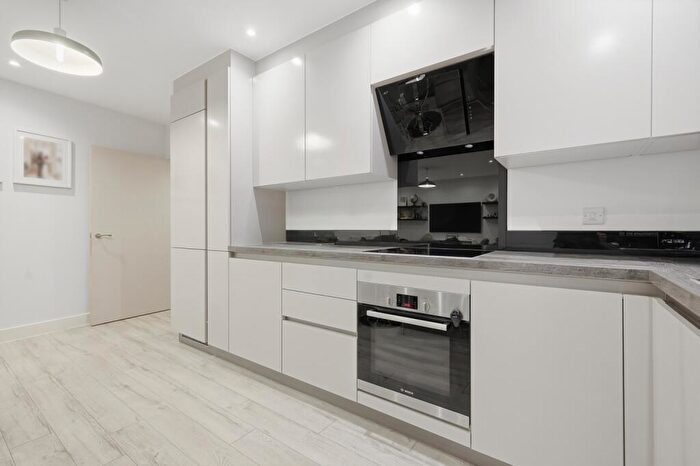 3 Bedroom Flat For Sale In New Willow House, Plaistow Road, London, E13