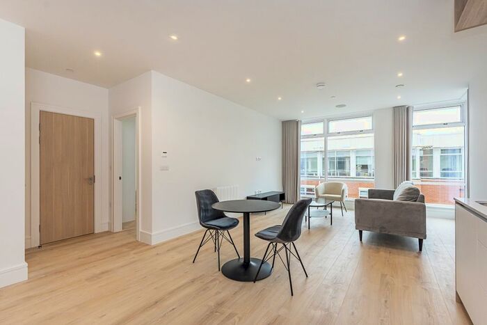 1 Bedroom Flat To Rent In Chalfont Park, Chalfont St. Peter, Gerrards Cross, SL9