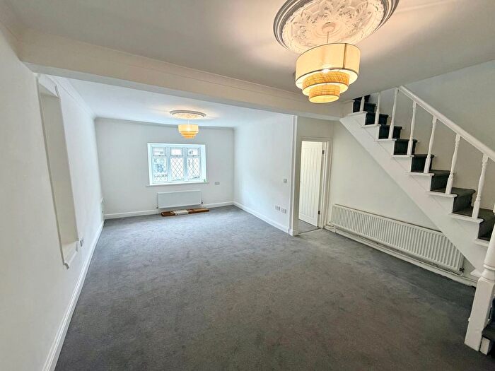 3 Bedroom End Of Terrace House To Rent In Penrhys Road, Tylorstown, CF43