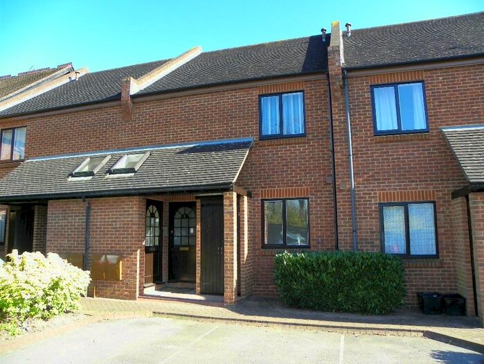 1 Bedroom Flat To Rent In Royal Station Court, Station Road, Twyford, Reading RG10