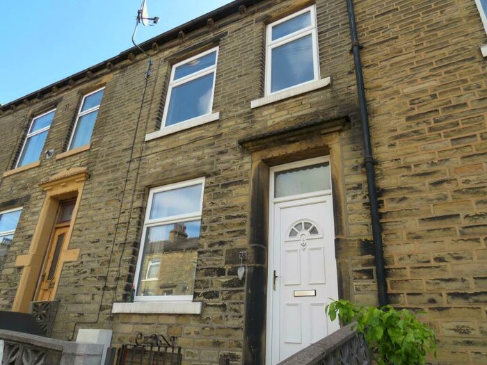 3 Bedroom House To Rent In Carlton House Terrace, Halifax, HX1