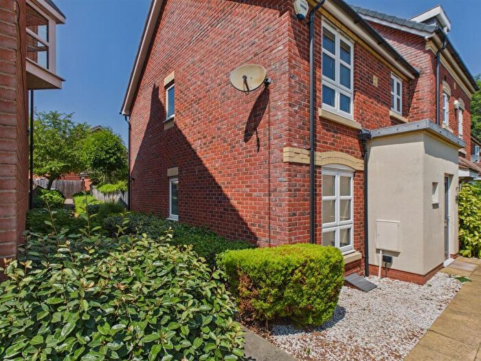 3 Bedroom End Of Terrace House For Sale In Leigh Sinton Road, Malvern, WR14