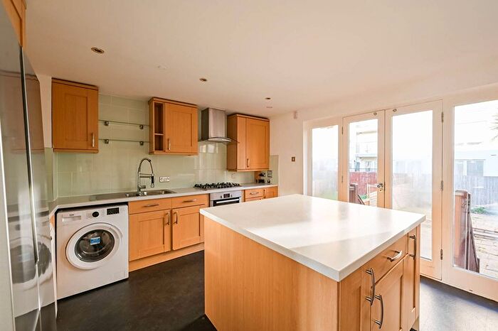4 Bedroom Property For Sale In Jamestown Way, Tower Hamlets, London, E14
