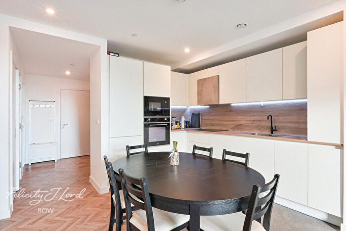 3 Bedroom Apartment For Sale In Makers Yard, London, E3