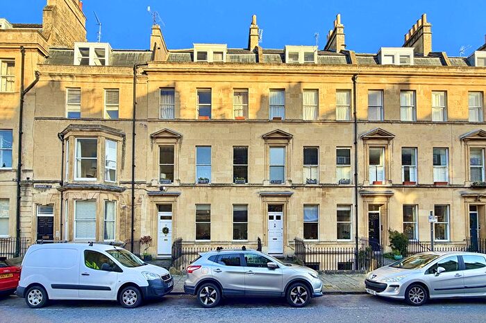 3 Bedroom Flat For Sale In Edward Street, Bath, BA2