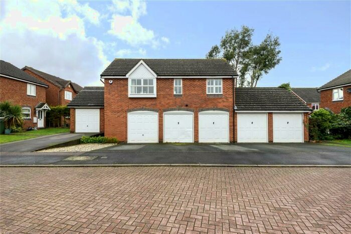 2 Bedroom Maisonette To Rent In Pochard Place, Oxford, OX4