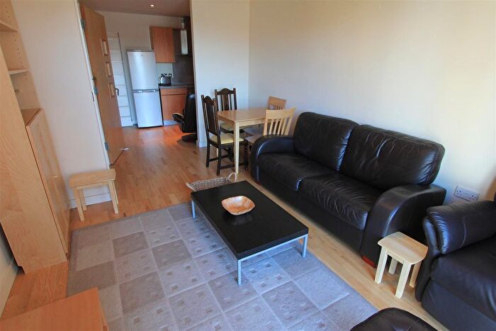 1 Bedroom Flat To Rent In Waterloo Street, Leeds, LS10