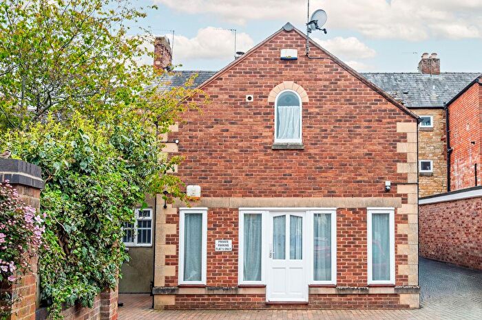 1 Bedroom Flat For Sale In Manchester Court, Moreton-In-Marsh, GL56