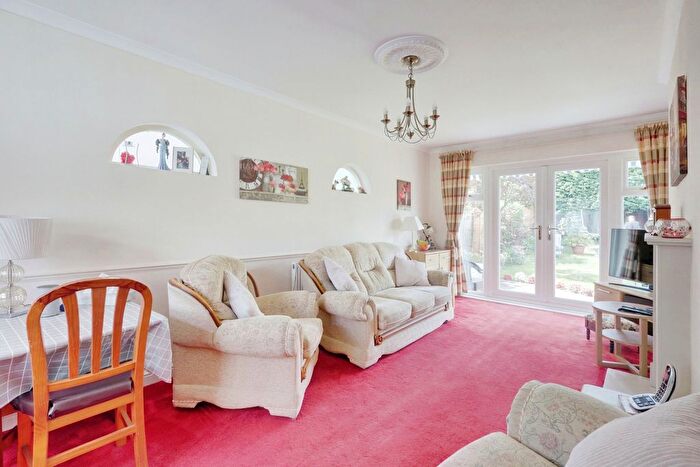 2 Bedroom Detached Bungalow For Sale In Cedar Road, Benfleet, SS7