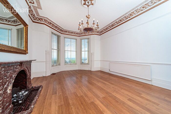 2 Bedroom Flat To Rent In Kings Gardens, Hove, East Sussex, BN3