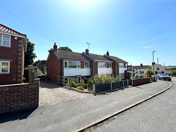 3 Bedroom End Of Terrace House For Sale In Ramsden Close, Brotherton, WF11