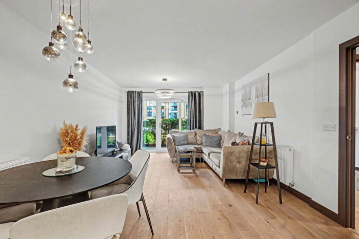 2 Bedroom Apartment For Sale In Mill Pond Road, Dartford, Kent, DA1