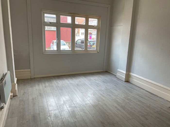 Studio To Rent In Palmeira Avenue, Westcliff-On-Sea, SS0