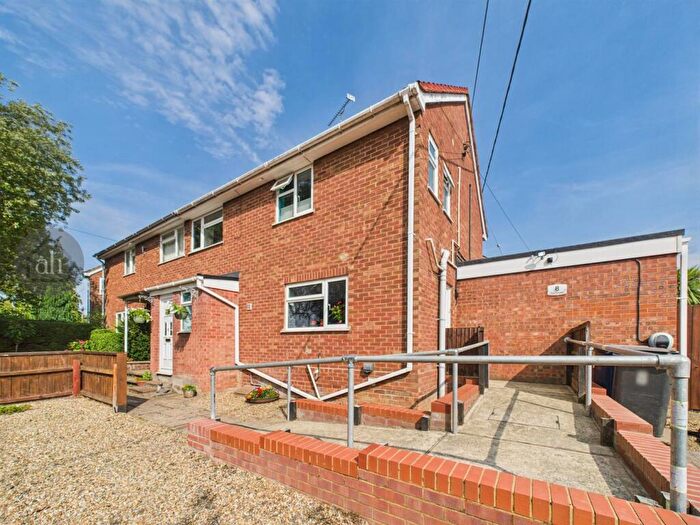 4 Bedroom Semi-Detached House For Sale In The Knowle, Stanton, IP31