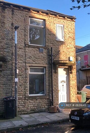2 Bedroom End Of Terrace House To Rent In Horsman Street, Bradford, BD4