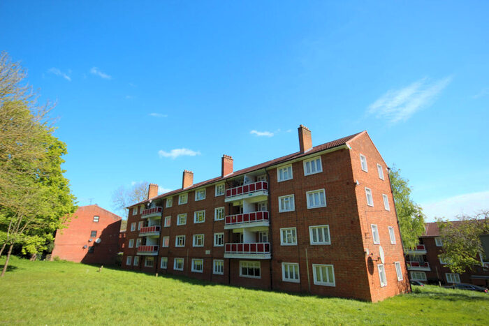 2 Bedroom Flat To Rent In Kings Drive, Wembley, Middlesex, HA9