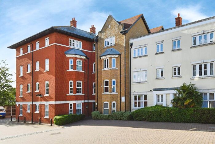 2 Bedroom Flat For Sale In Rocheforte House, Roche Close, Rochford, SS4