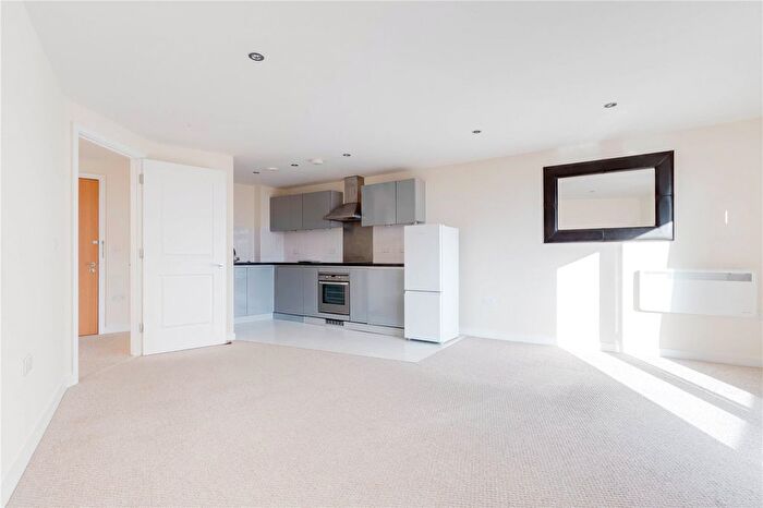 1 Bedroom Flat To Rent In Reed House, Wimbledon, SW19