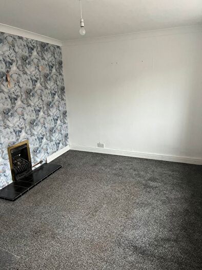 3 Bedroom Semi-Detached House To Rent In Haynes Close, Doncaster, DN8