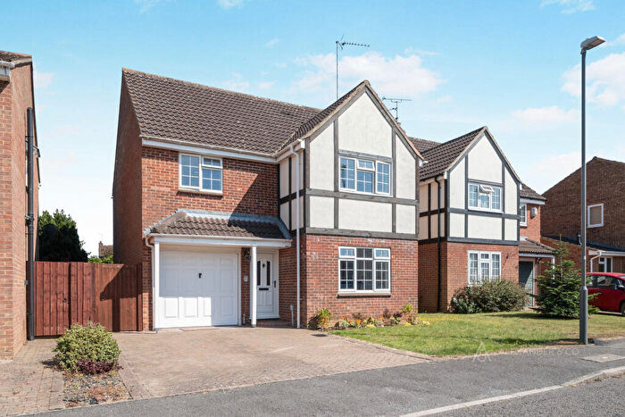 4 Bedroom House To Rent In Plover Close, Buckingham, Buckinghamshire, MK18