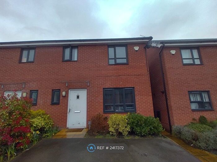 3 Bedroom Semi-Detached House To Rent In Bugle Close, Salford, M7
