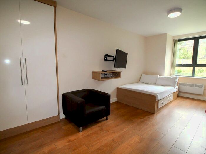 Studio To Rent In Apt, Lofthouse Residence #, LS2