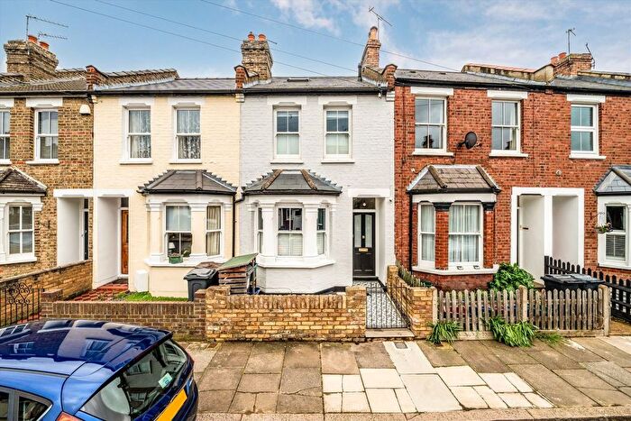 3 Bedroom Terraced House For Sale In Castle Road, Isleworth, TW7