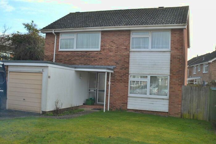 3 Bedroom Detached House To Rent In Thames Road, RG18