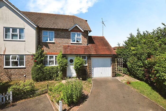 3 Bedroom Semi-Detached House For Sale In Paynsbridge Way, Horam, Heathfield, East Sussex, TN21