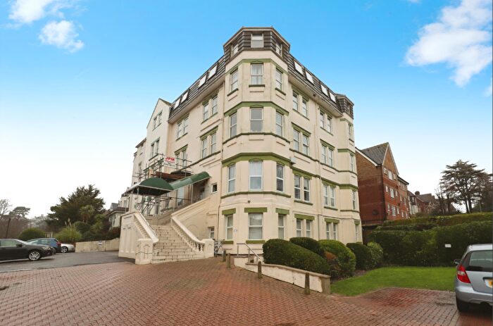 1 Bedroom Flat To Rent In Carlton Court, Christchurch Road, BH1