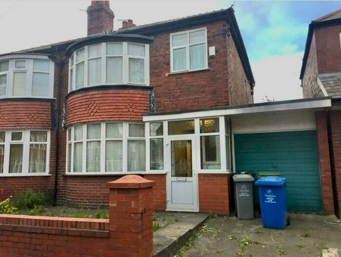3 Bedroom Semi-Detached House To Rent In Great Stone Road Manchester, M16