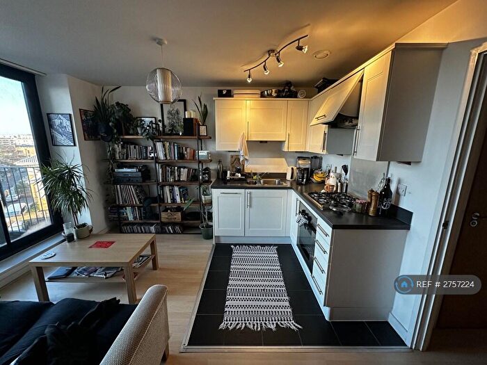 Studio To Rent In The Drakes, London, SE8
