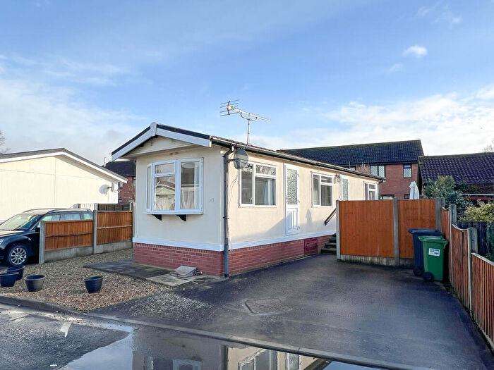 1 Bedroom Park Home For Sale In Fayre Oaks Home Park, Kings Acre, Hereford, HR4