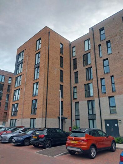 2 Bedroom Flat To Rent In Cunningham Square, Edinburgh, Midlothian, EH15