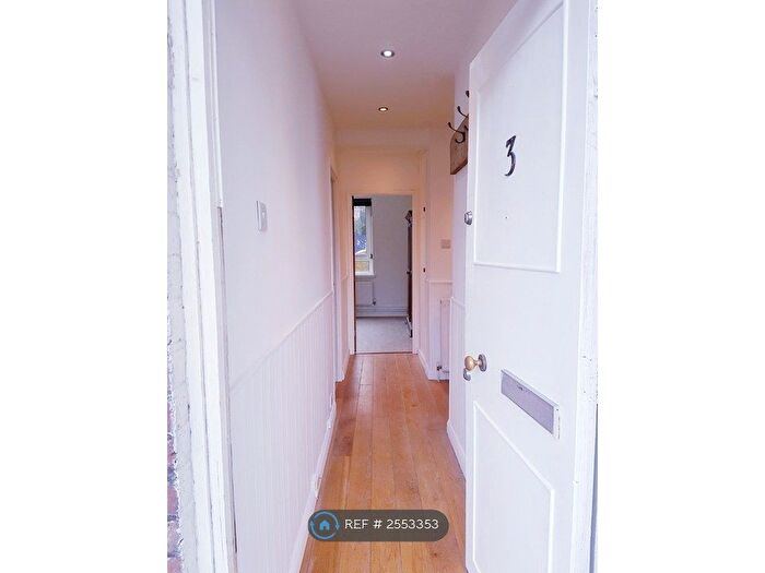 2 Bedroom Flat To Rent In Reynolds House, London, E2