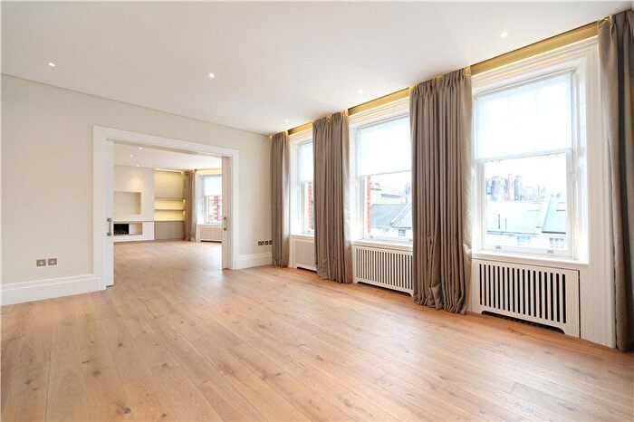 4 Bedroom Flat To Rent In Wynnstay Gardens, London, W8