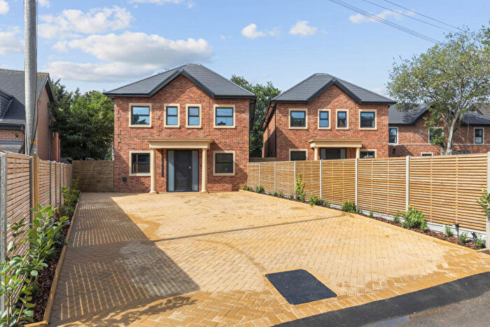 5 Bedroom Detached House For Sale In The Pipers Pipers Green Lane, Edgware, HA8