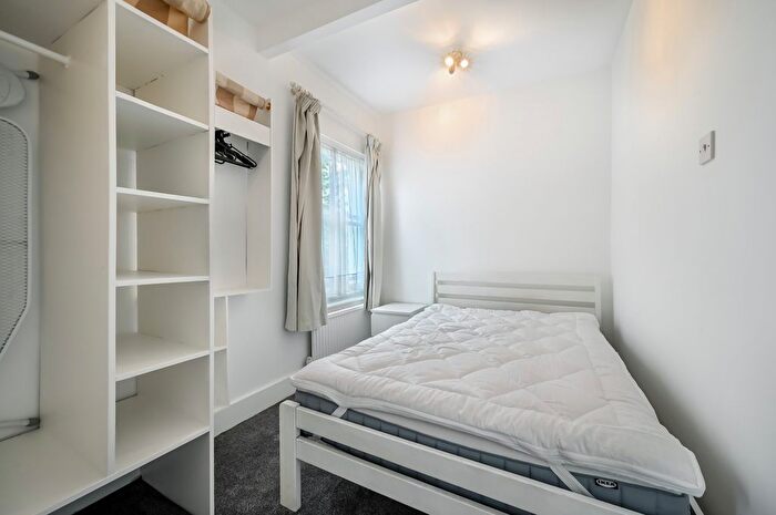 1 Bedroom Flat To Rent In St. Stephens Avenue, W12