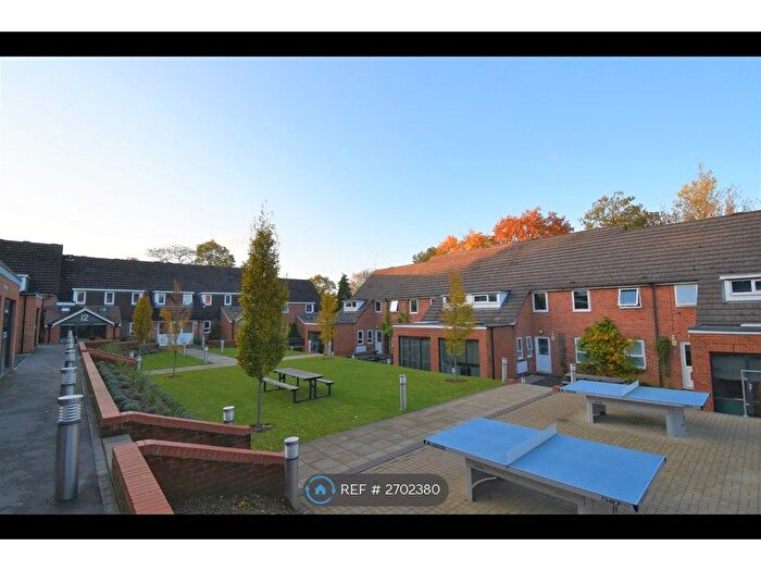 6 Bedroom Terraced House To Rent In Hillside Court, Reading, RG1
