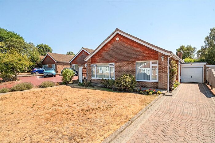 3 Bedroom Detached Bungalow For Sale In Highwood Close, Orpington, BR6