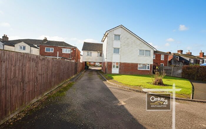 1 Bedroom Flat To Rent In |Ref: |, Brook Court, Millbrook Road East, Southampton, SO15