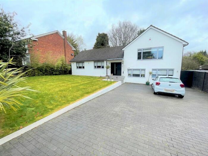4 Bedroom Detached House To Rent In Quinta Drive, Arkley, EN5