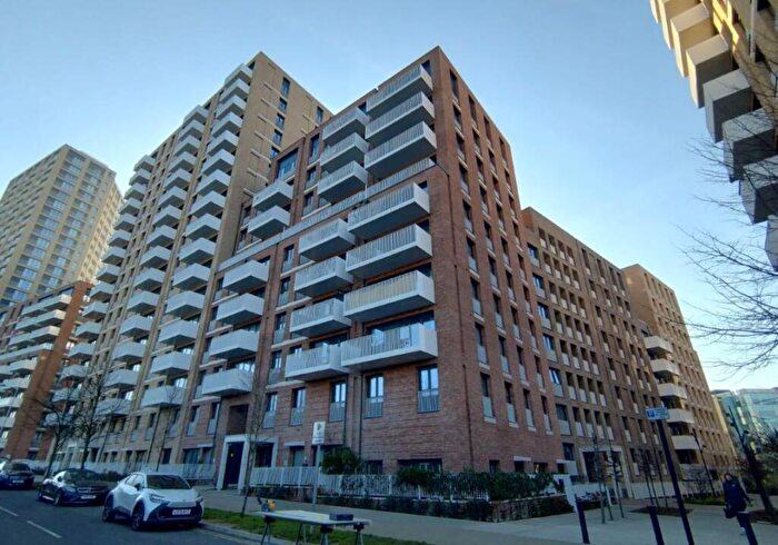 2 Bedroom Flat For Sale In Flat Viscount House, Lakeside Drive, London, NW10