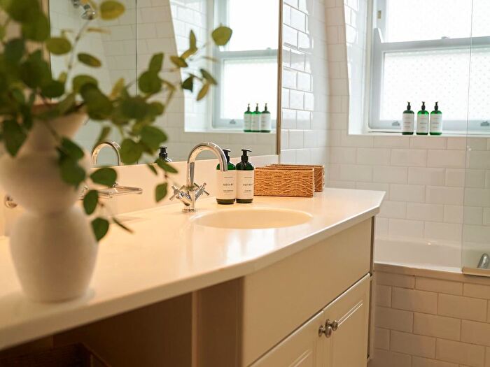 3 Bedroom Flat To Rent In Randolph Avenue, London, W9